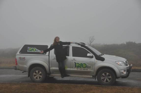 Frio, vento e nuvens no alto do Morro da Igreja, ponto mais alto da região sul do país (em Urubici - SC)